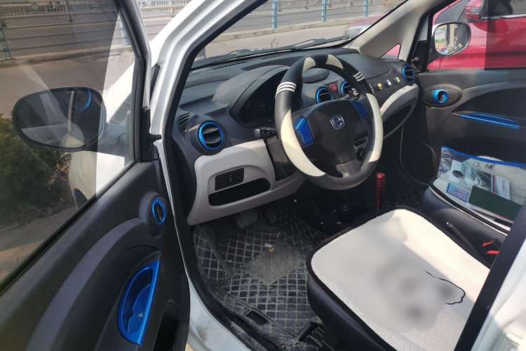 Used JMEV E200L 2018 E200L Standard Model (250 km) Interior 2