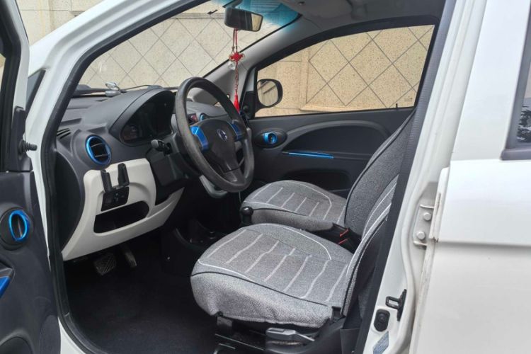 Used JMEV E200L 2018 E200L Standard Model (250 km) Interior 2
