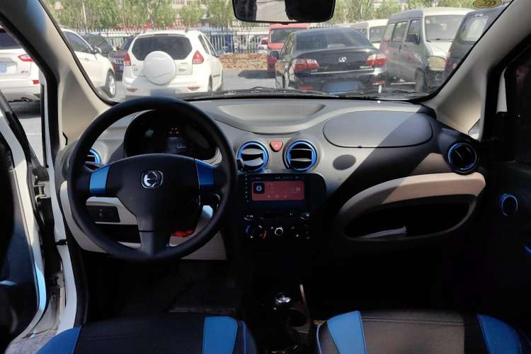 Used JMEV E200L 2018 E200L Standard Model (250 km) Interior 2