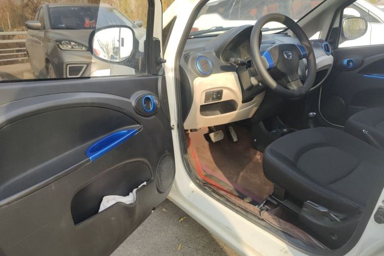 Used JMEV E200L 2018 E200L Standard Model (250 km) Interior 3