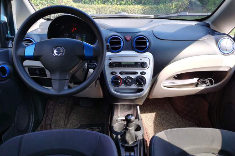 Used JMEV E200L 2018 E200L Standard Model (250 km) Interior 3