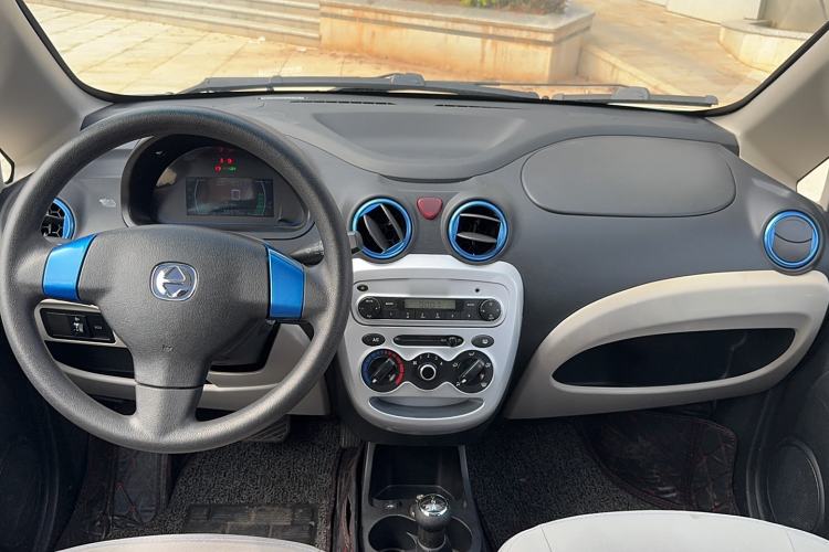 Used JMEV E200L 2018 E200L Standard Model (250 km) Interior 3