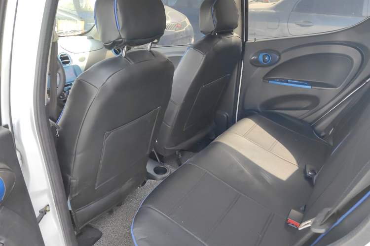 Used JMEV E200L 2018 E200L Standard Model (250 km) Interior 3