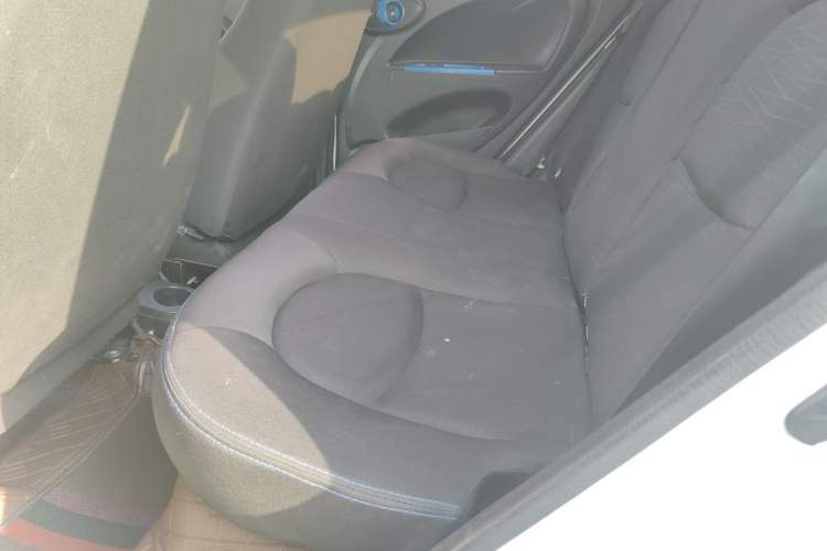 Used JMEV E200L 2018 E200L Standard Model (250 km) Interior 4