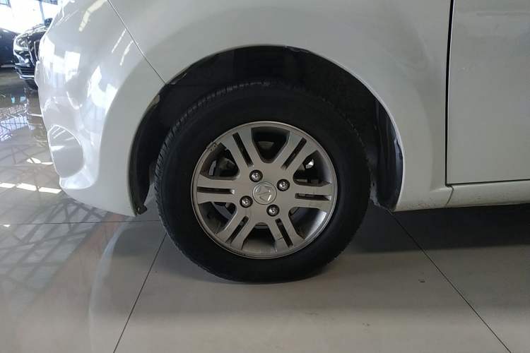Used JMEV E200L 2018 E200L Standard Model (250 km) Left Front Wheel Hub