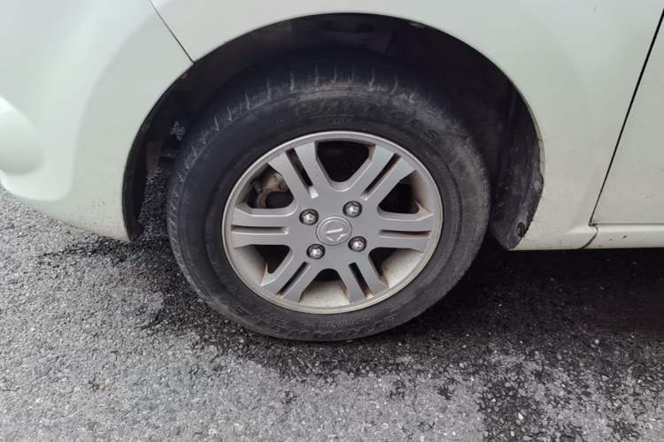 Used JMEV E200L 2018 E200L Standard Model (250 km) Left Front Wheel Hub