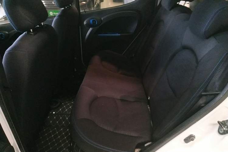 Used JMEV E200L 2018 E200L Standard Model (250 km) Left Rear Seat