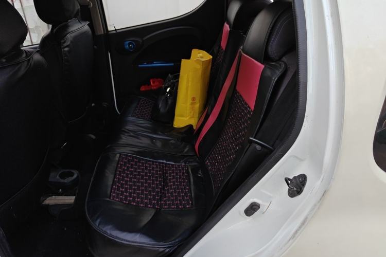 Used JMEV E200L 2018 E200L Standard Model (250 km) Left Rear Seat