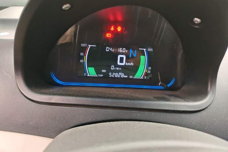 Used JMEV E200L 2018 E200L Standard Model (250 km) Odometer Close Up