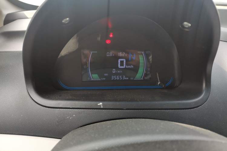 Used JMEV E200L 2018 E200L Standard Model (250 km) Odometer Close Up