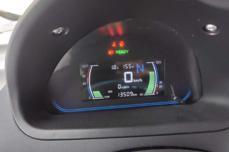 Used JMEV E200L 2018 E200L Standard Model (250 km) Odometer Close Up