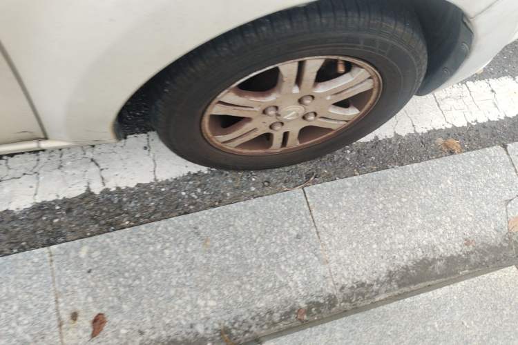 Used JMEV E200L 2018 E200L Standard Model (250 km) Right Front Wheel Hub