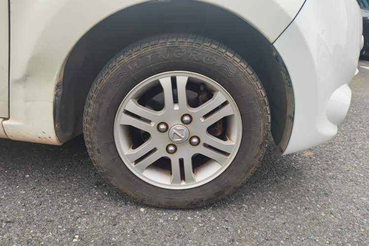 Used JMEV E200L 2018 E200L Standard Model (250 km) Right Front Wheel Hub