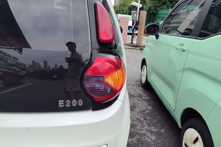 Used JMEV E200L 2018 E200L Standard Model (250 km) Right Rear Taillight