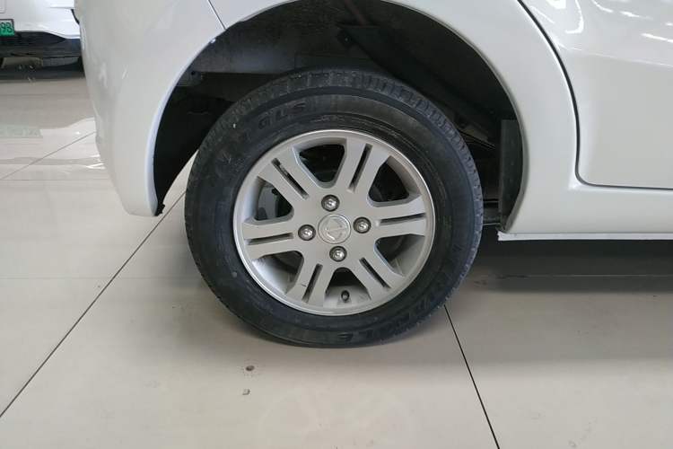 Used JMEV E200L 2018 E200L Standard Model (250 km) Right Rear Wheel Hub