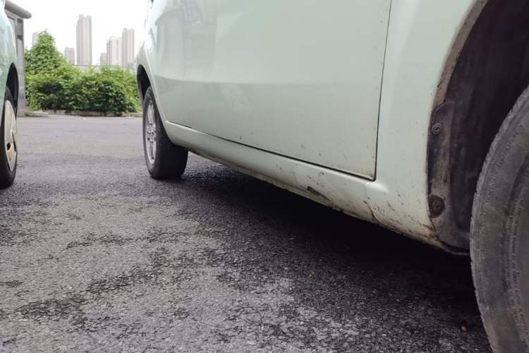 Used JMEV E200L 2018 E200L Standard Model (250 km) Right Side Sill