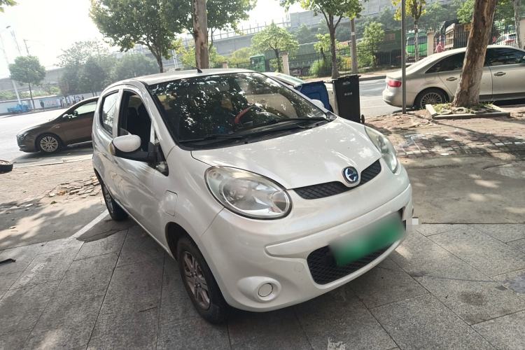 Used JMEV E200L 2020 E200L Comfort Model (302 KM) Front Right 45 Deg