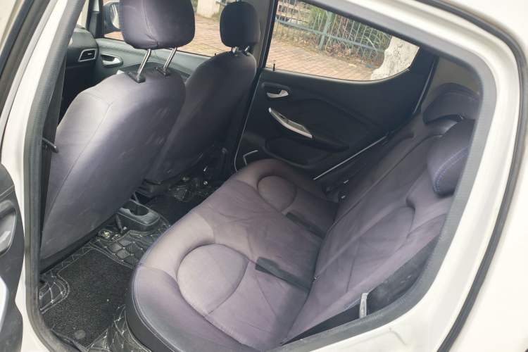 Used JMEV E200L 2020 E200L Standard Model (302 KM) Interior 1