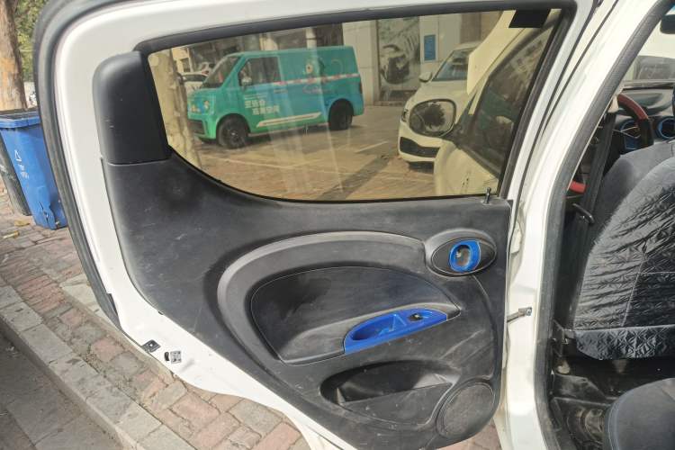 Used JMEV E200L 2020 E200L Comfort Model (302 KM) Left Rear Door Interior