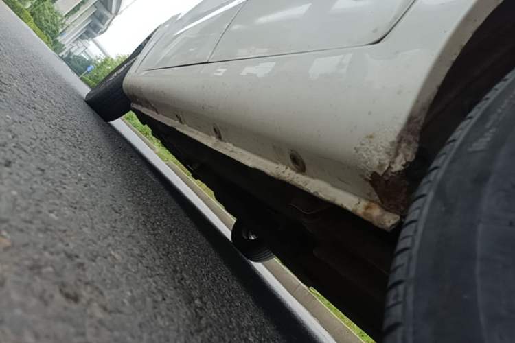 Used JMEV E200L 2020 E200L Standard Model (302 KM) Left Side Sill
