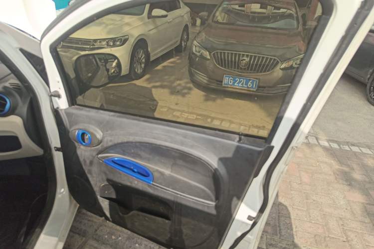 Used JMEV E200L 2020 E200L Comfort Model (302 KM) Right Front Door Interior