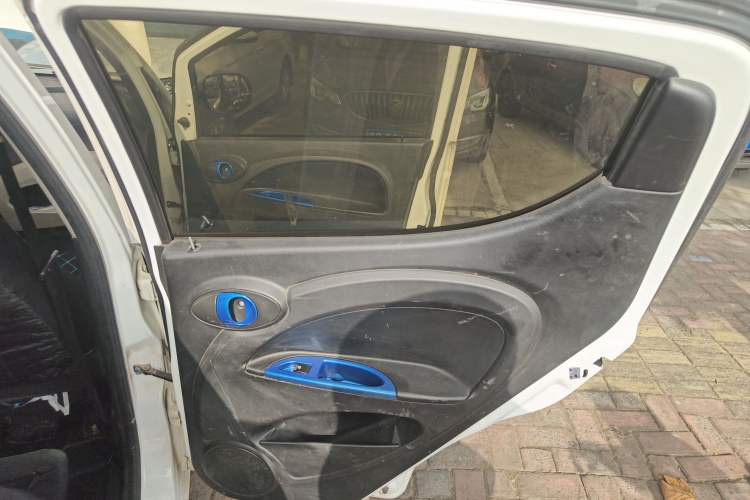 Used JMEV E200L 2020 E200L Comfort Model (302 KM) Right Rear Door Interior