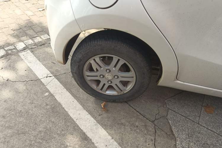 Used JMEV E200L 2020 E200L Comfort Model (302 KM) Right Rear Wheel Hub