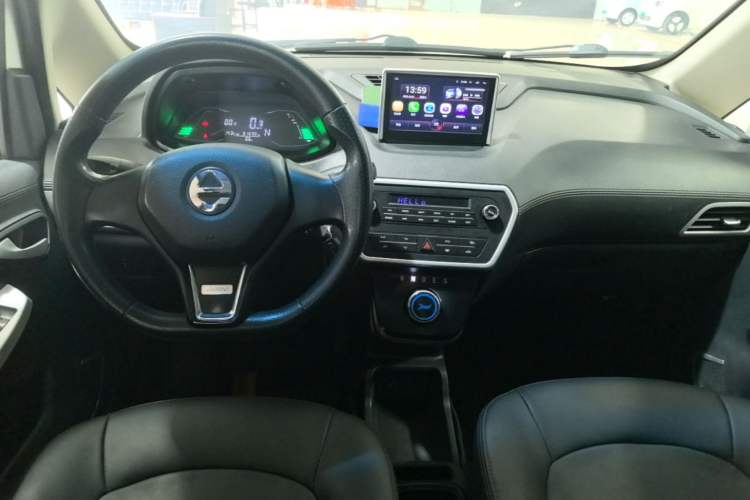Used JMEV E200N 2018 E200N Fashion Edition (250 KM) Center Console