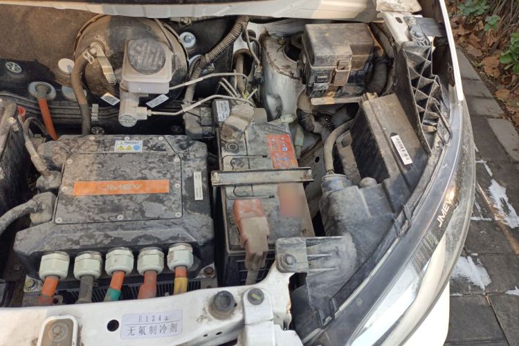 Used JMEV E200N 2018 E200N Luxury Model (250 km) Engine Bay Left