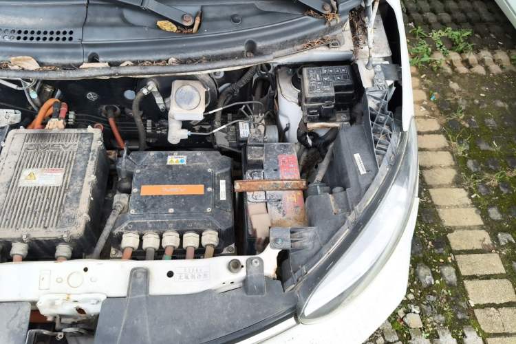 Used JMEV E200N 2018 E200N Luxury Model (250 km) Engine Bay Left