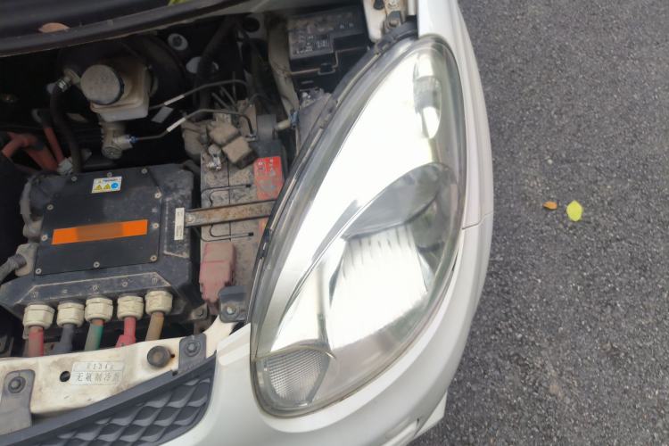 Used JMEV E200N  Engine Bay Left