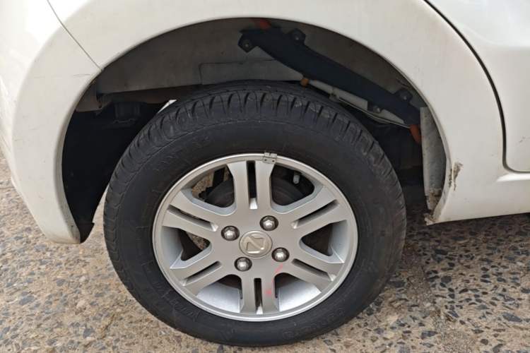 Used JMEV E200N 2018 E200N Luxury Model (250 km) Exterior 5
