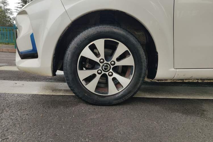Used JMEV E200N 2018 E200N Fashion Edition (250 KM) Exterior 7