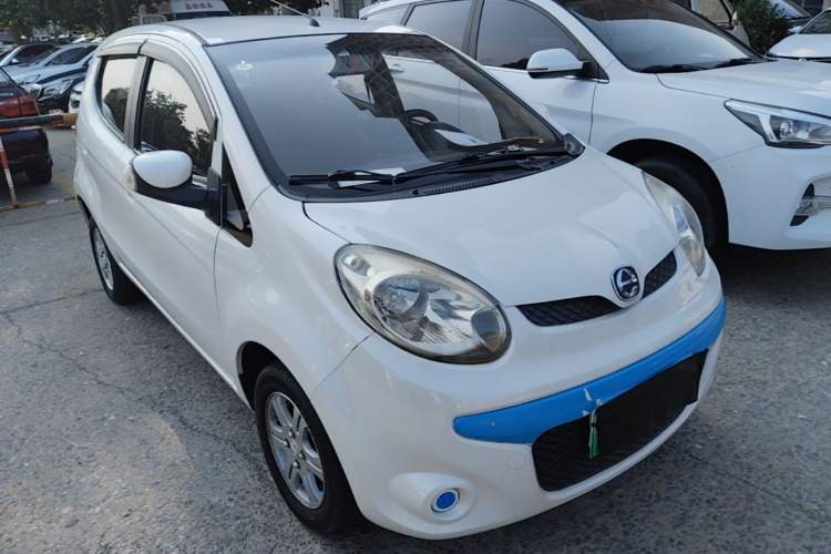 Used JMEV E200N 2018 E200N Luxury Model (250 km) Front Right 45 Deg