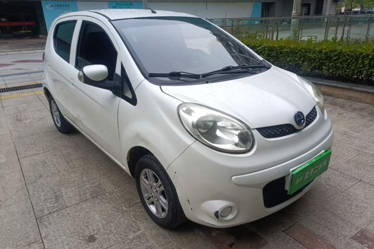 Used JMEV E200N 2018 E200N Fashion Edition (250 KM) Front Right 45 Deg