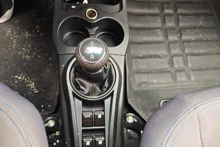 Used JMEV E200N 2018 E200N Luxury Model (250 km) Gear Lever