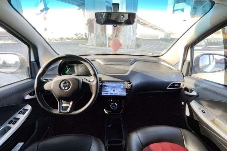 Used JMEV E200N 2018 E200N Fashion Edition (250 KM) Interior 1