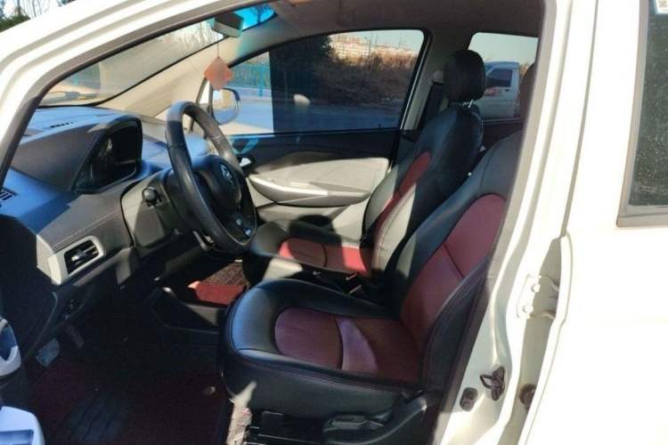Used JMEV E200N 2018 E200N Fashion Edition (250 KM) Interior 2