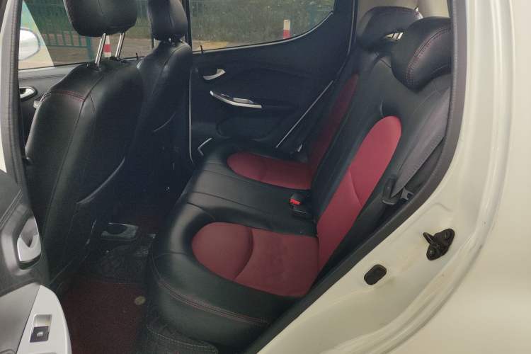 Used JMEV E200N 2018 E200N Fashion Edition (250 KM) Interior 4