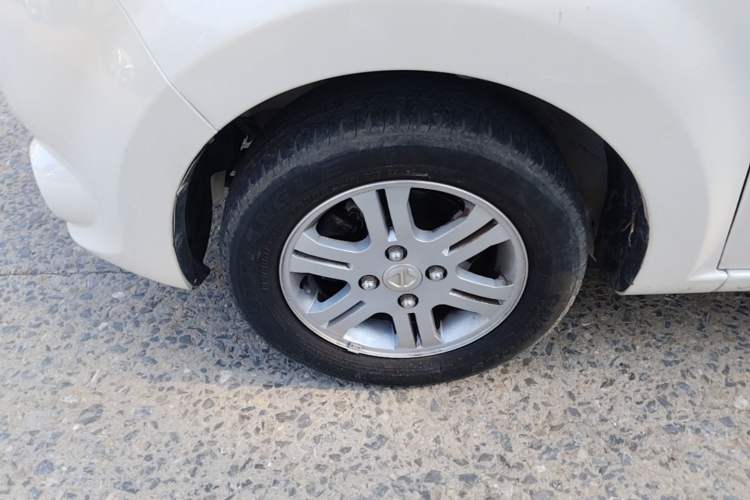 Used JMEV E200N 2018 E200N Luxury Model (250 km) Left Front Wheel Hub