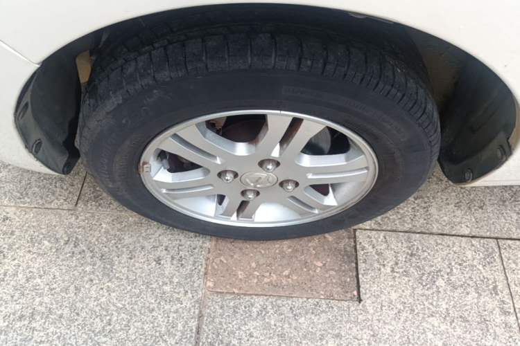 Used JMEV E200N 2018 E200N Fashion Edition (250 KM) Left Front Wheel Hub