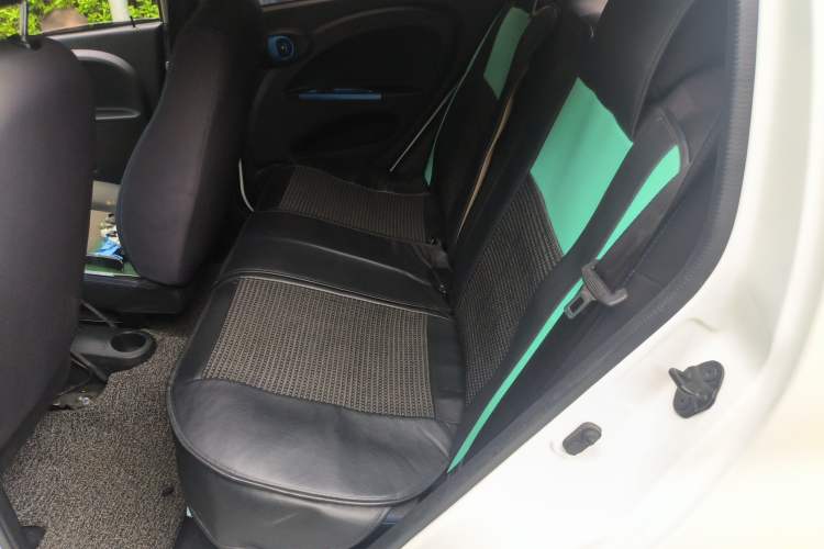 Used JMEV E200N  Left Rear Seat