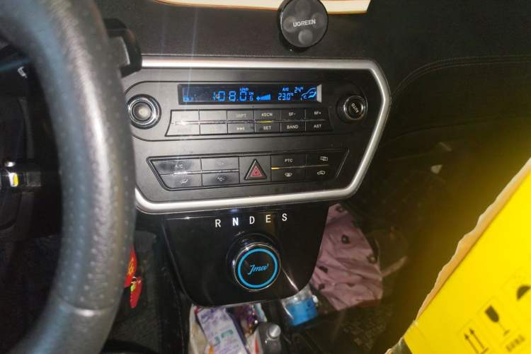 Used JMEV E200N 2020 E200N Fashion Edition (302 KM) Audio And AC Panel