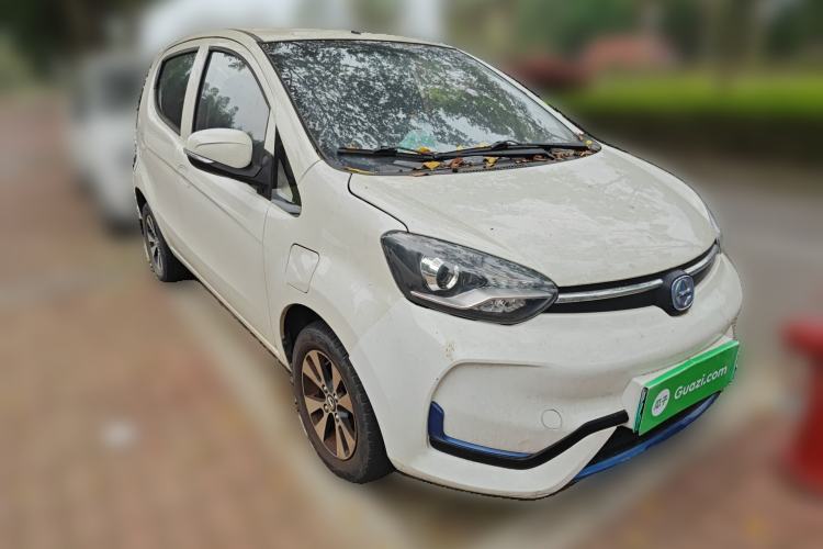 Used JMEV E200N 2020 E200N Fashion Edition (302 KM) Front Right 45 Deg