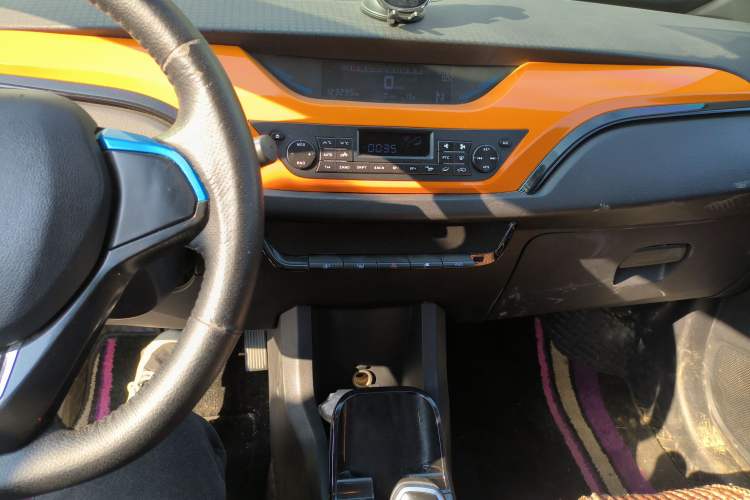 Used JMEV Ezi EV3 2019 Yuepao Version Audio And AC Panel