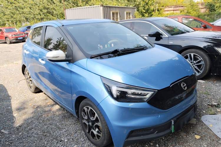 Used JMEV Ezi EV3 2019 Yuepao Version Front Right 45 Deg