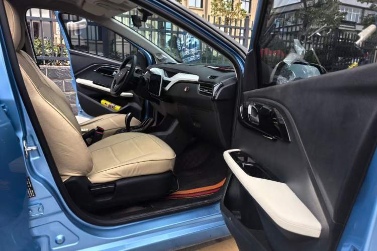 Used JMEV Ezi EV3 2019 Yuepao Version Interior 5
