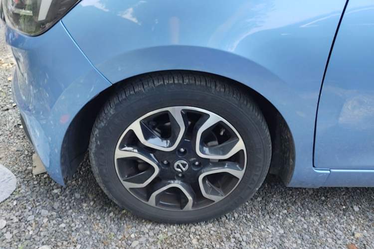 Used JMEV Ezi EV3 2019 Yuepao Version Left Front Wheel Hub