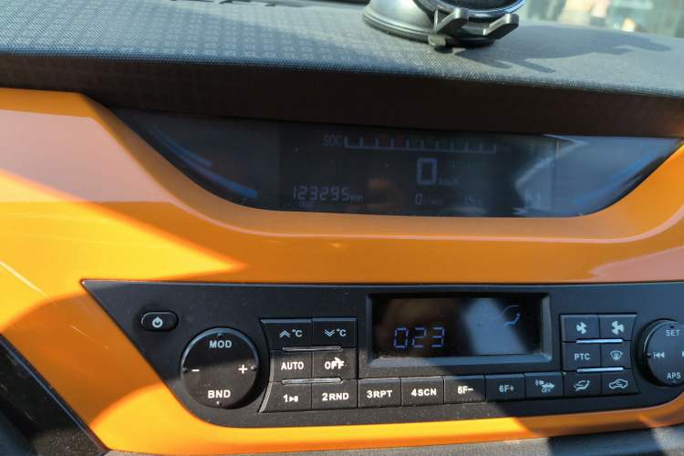 Used JMEV Ezi EV3 2019 Yuepao Version Odometer Close Up
