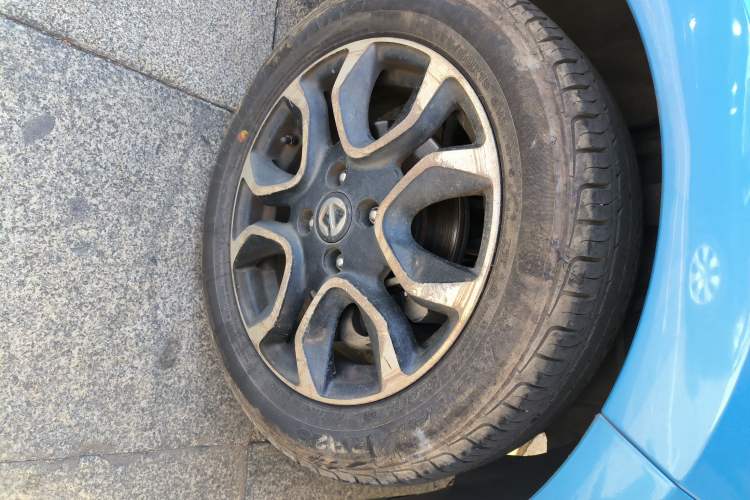 Used JMEV Ezi EV3 2019 Yuepao Version Right Front Wheel Hub